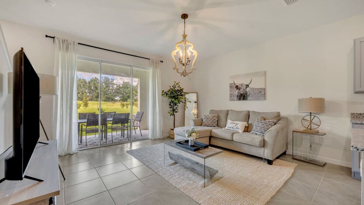 Photo of Livingroom in Plant City