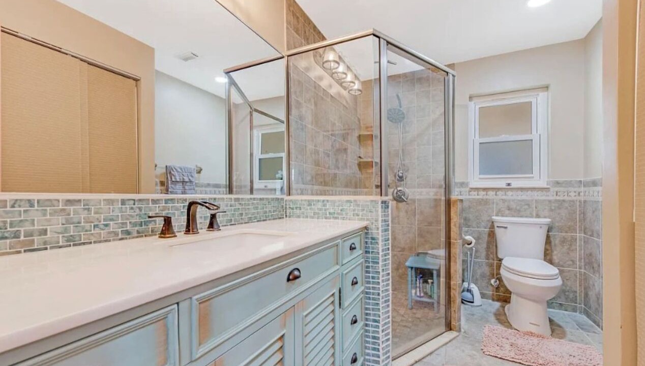 Photo of Bathroom in Lantern Park Units