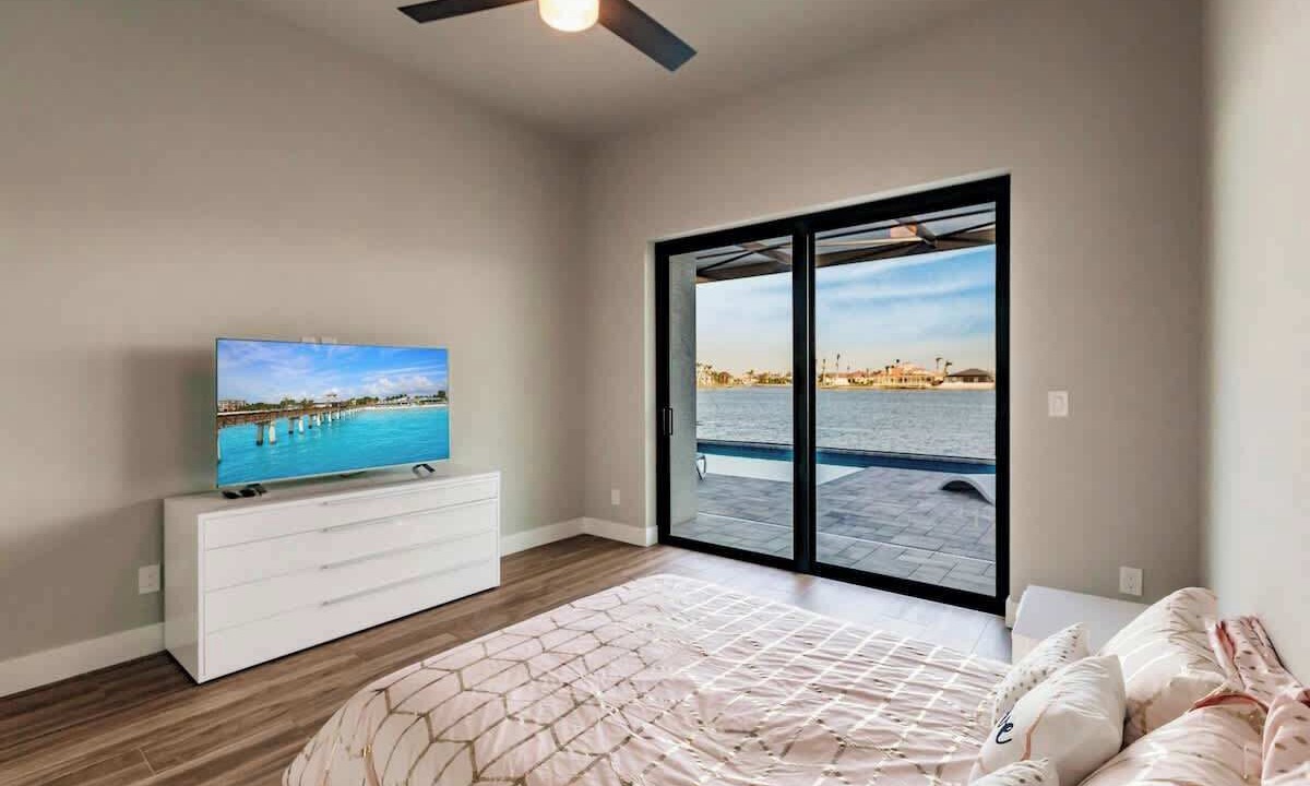 Photo of Bedroom in Eight Lakes