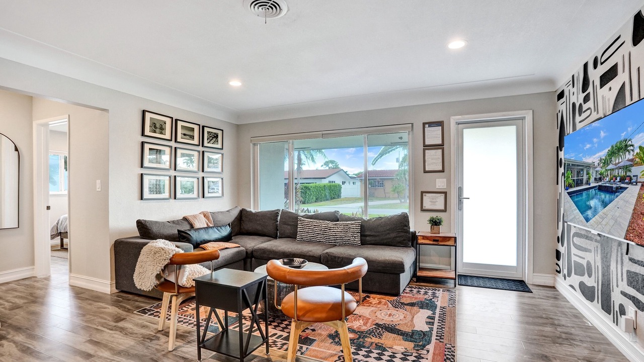 Photo of Livingroom in Imperial Point