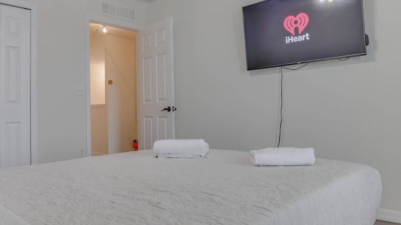 Photo of Bedroom in Crystal Cove