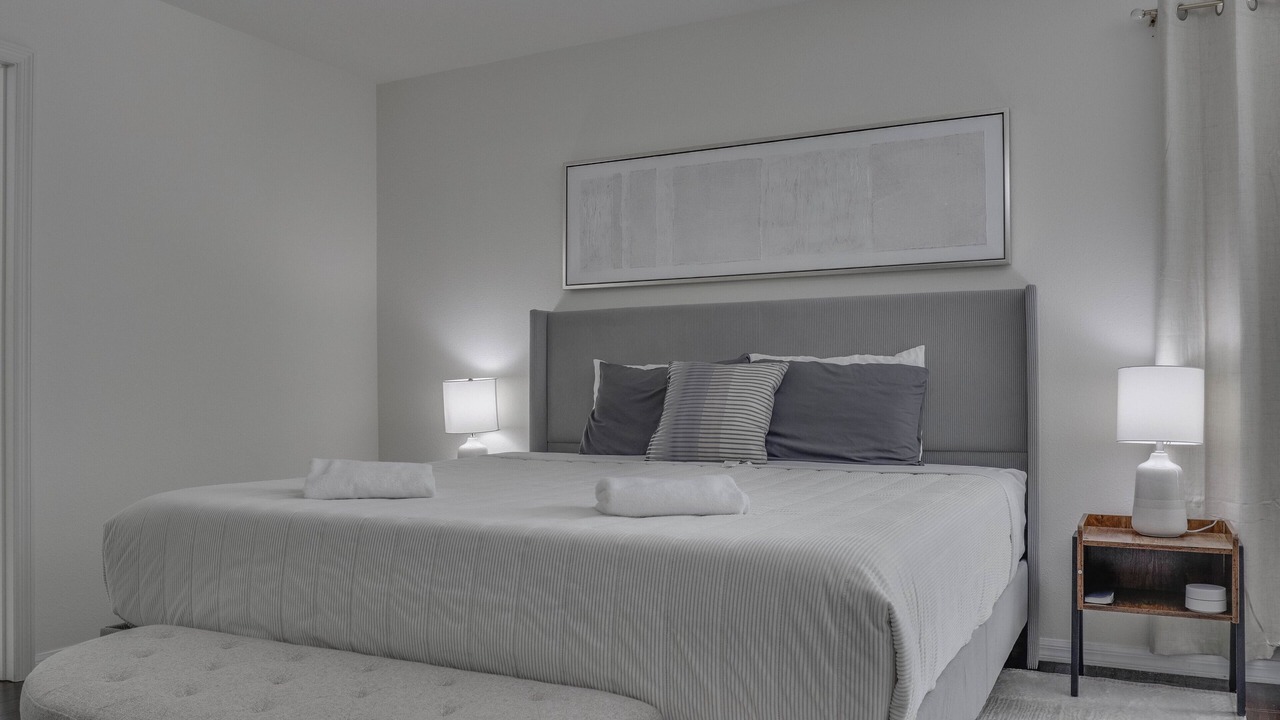 Photo of Bedroom in Crystal Cove