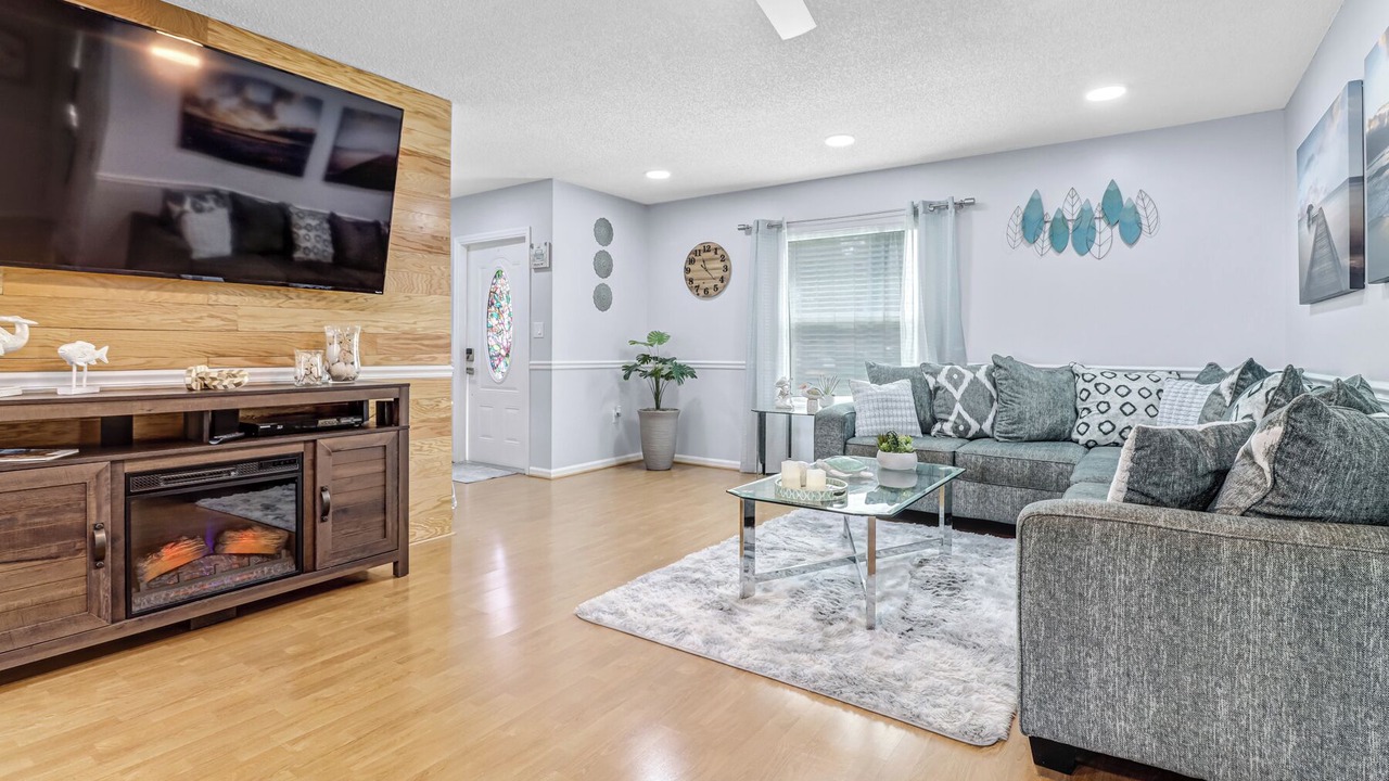 Photo of Livingroom in Golden Gate