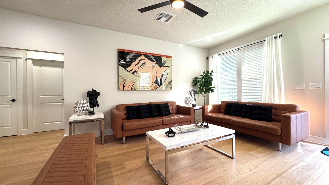Photo of Livingroom in Five Points