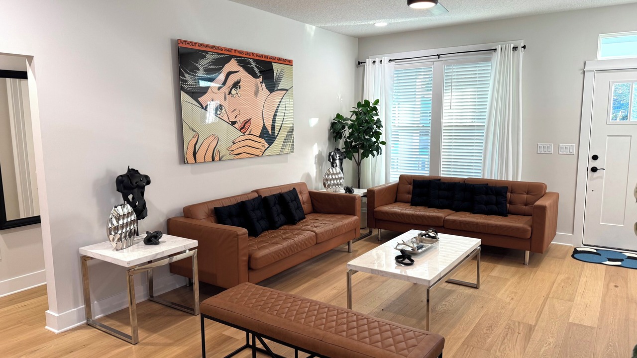 Photo of Livingroom in Five Points