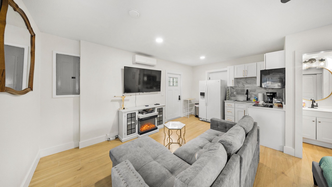 Photo of Livingroom in Carrollwood