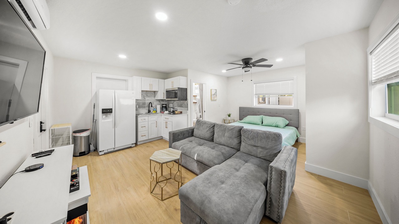 Photo of Livingroom in Carrollwood
