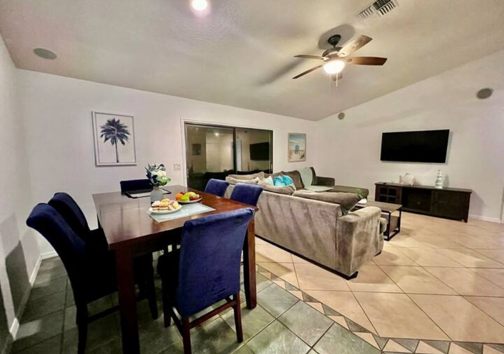 Photo of Livingroom in Spring Hill