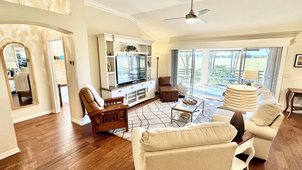 Photo of Livingroom in Woodbury
