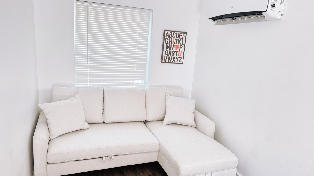 Photo of Livingroom in Edgewood