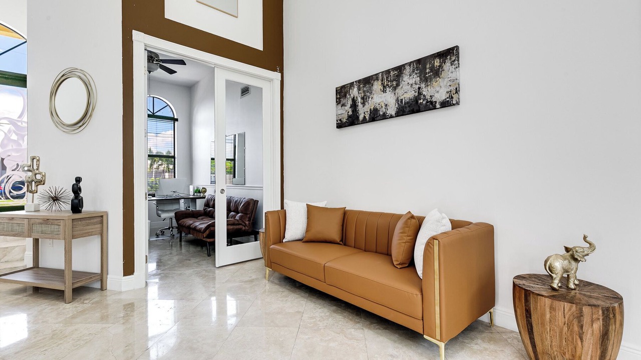 Photo of Livingroom in Olympia Heights