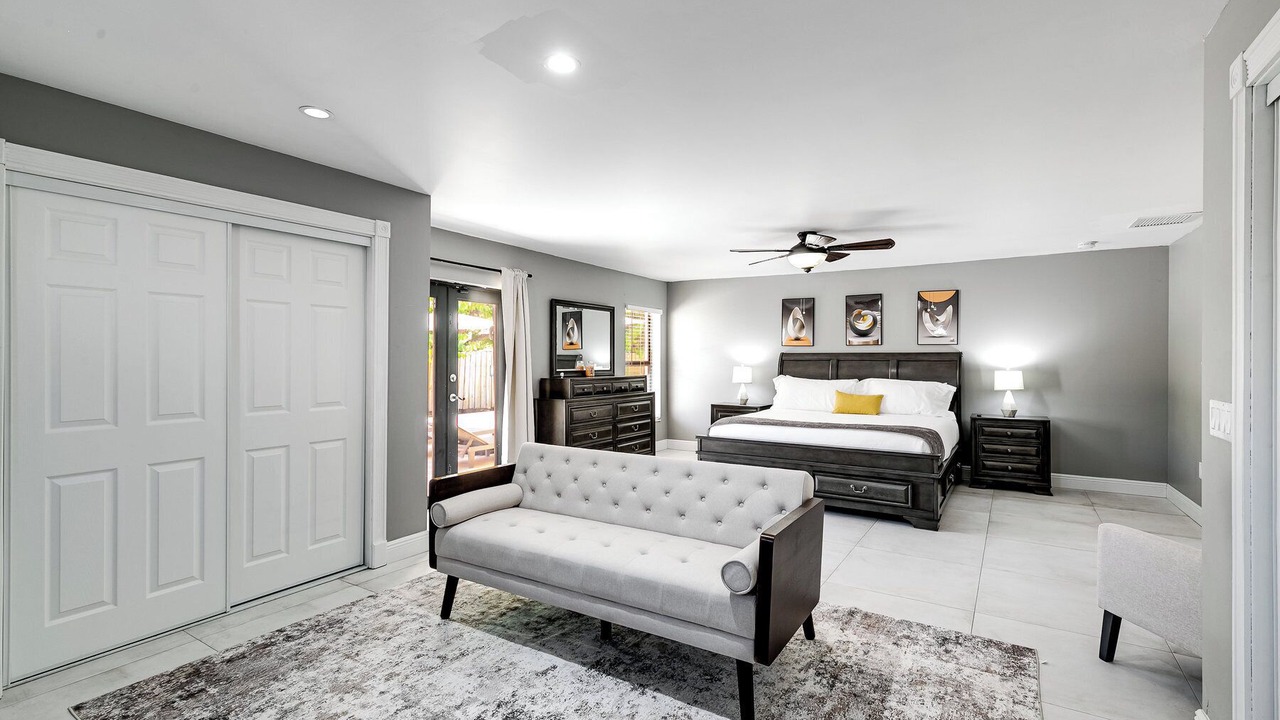 Photo of Bedroom in Olympia Heights