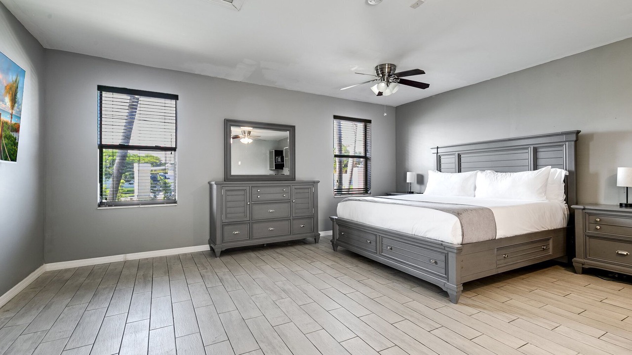 Photo of Bedroom in Olympia Heights