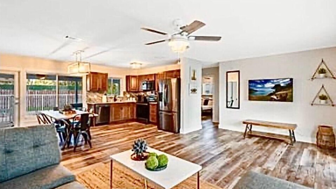 Photo of Livingroom in Cypress Lakes