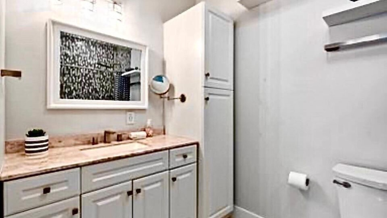Photo of Bathroom in Cypress Lakes