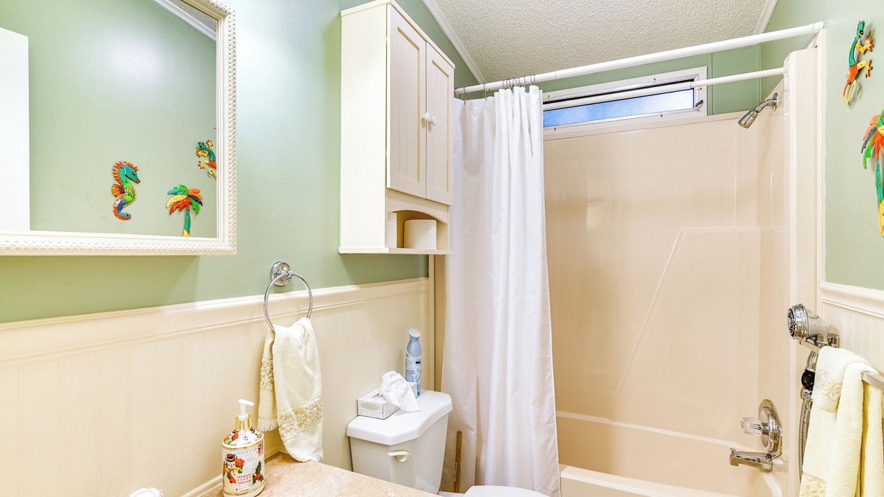 Photo of Bathroom in Jacarandas