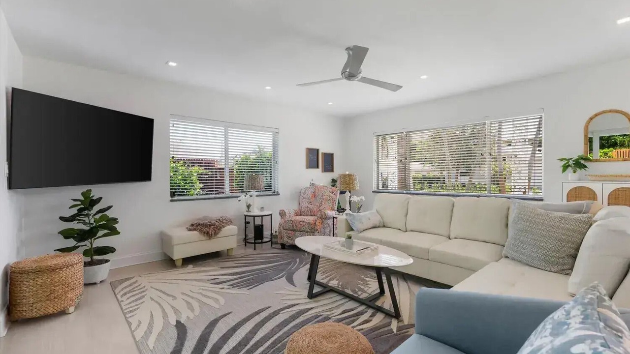 Photo of Livingroom in Island Estates