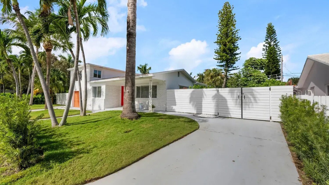 Photo of Outdoor in Island Estates