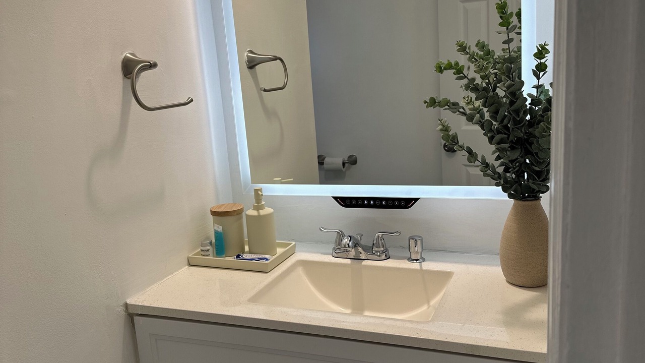Photo of Bathroom in Leslie Estates