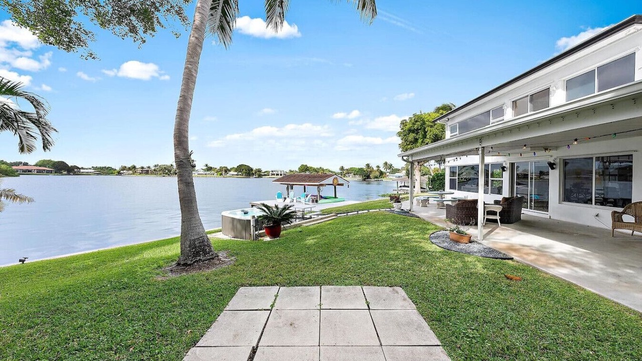 Photo of Outdoor in Lake Ida Shores