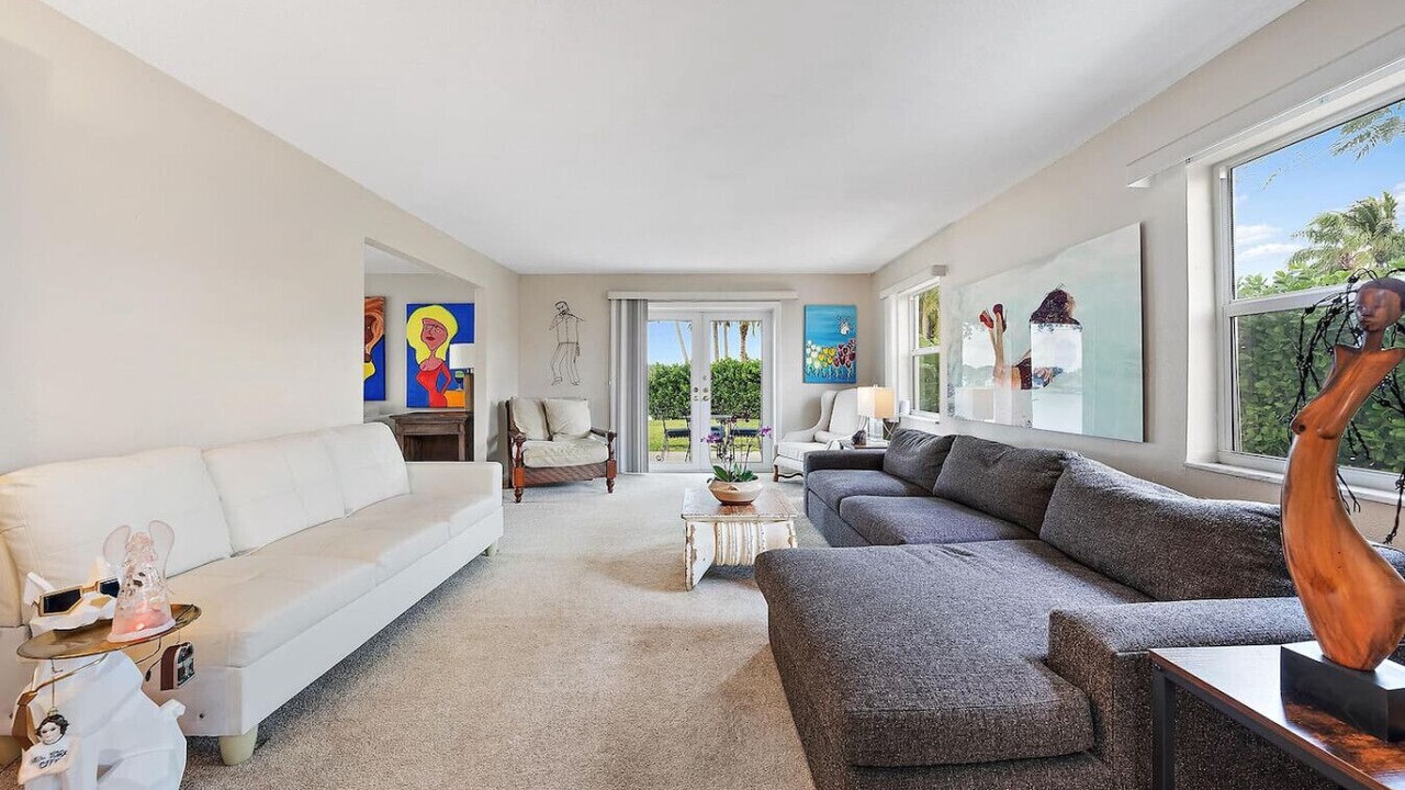 Photo of Livingroom in Lake Ida Shores