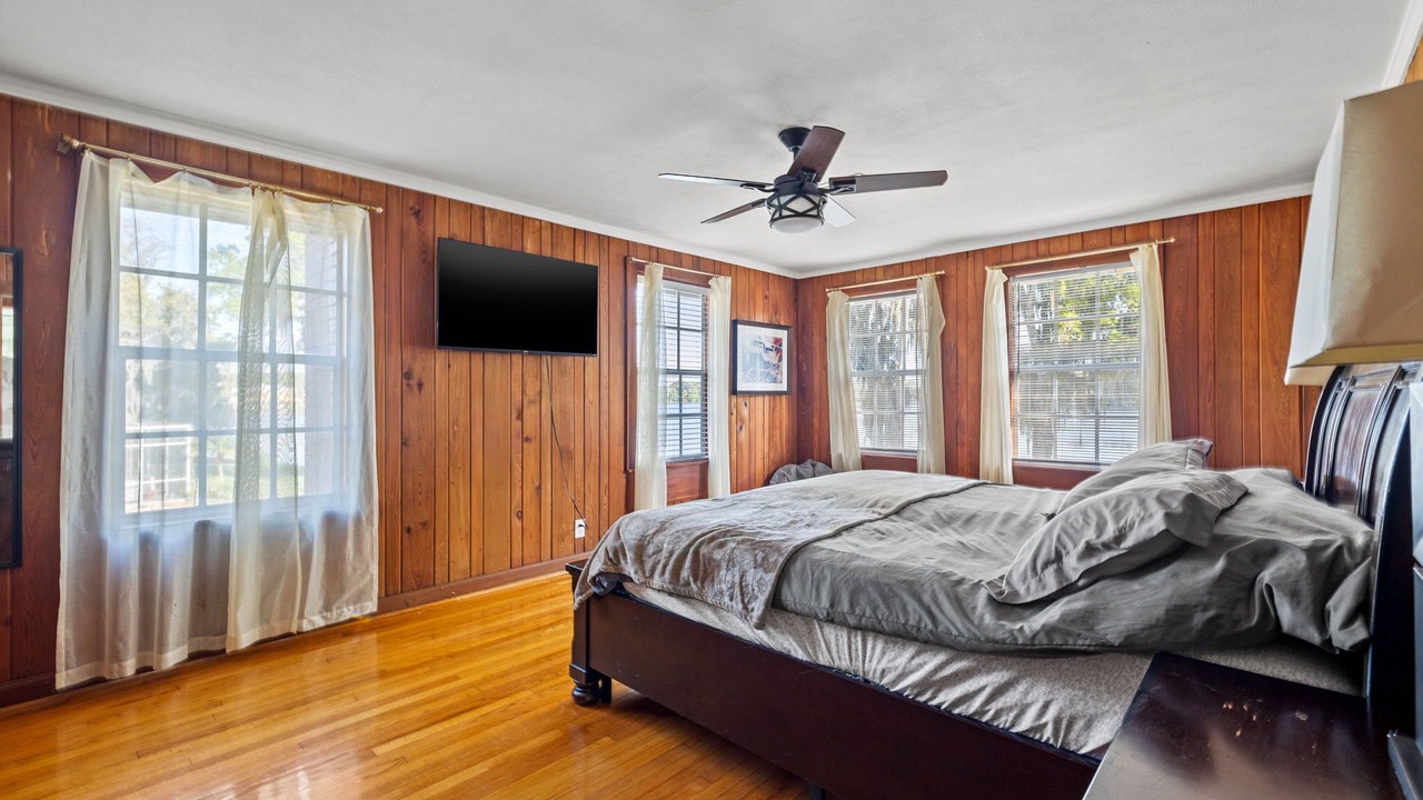 Photo of Bedroom in Lake Magdalene