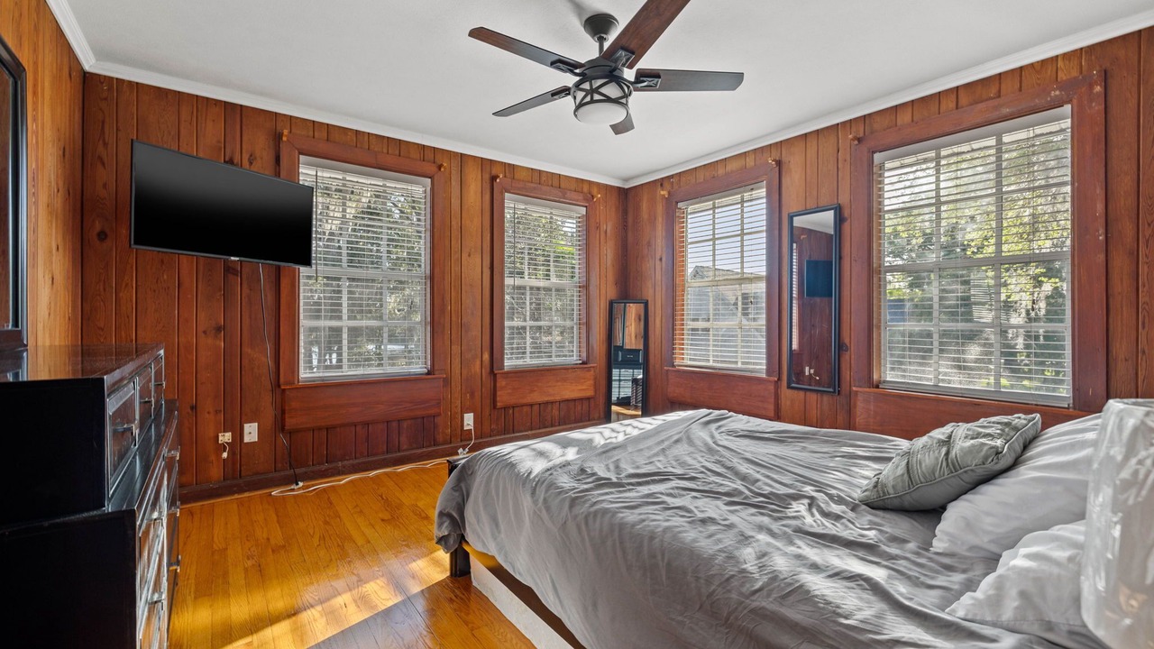 Photo of Bedroom in Lake Magdalene