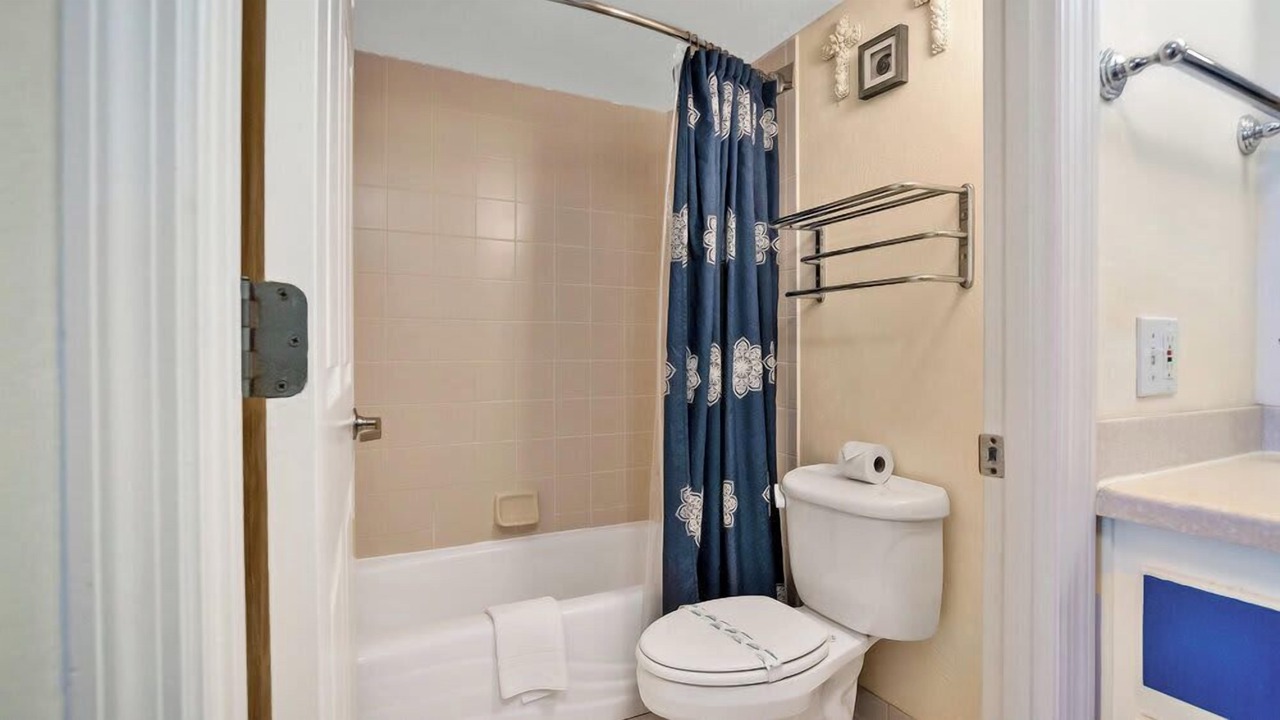 Photo of Bathroom in Ortona Park