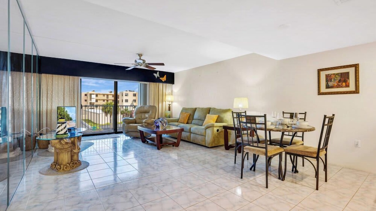 Photo of Livingroom in Port Orange