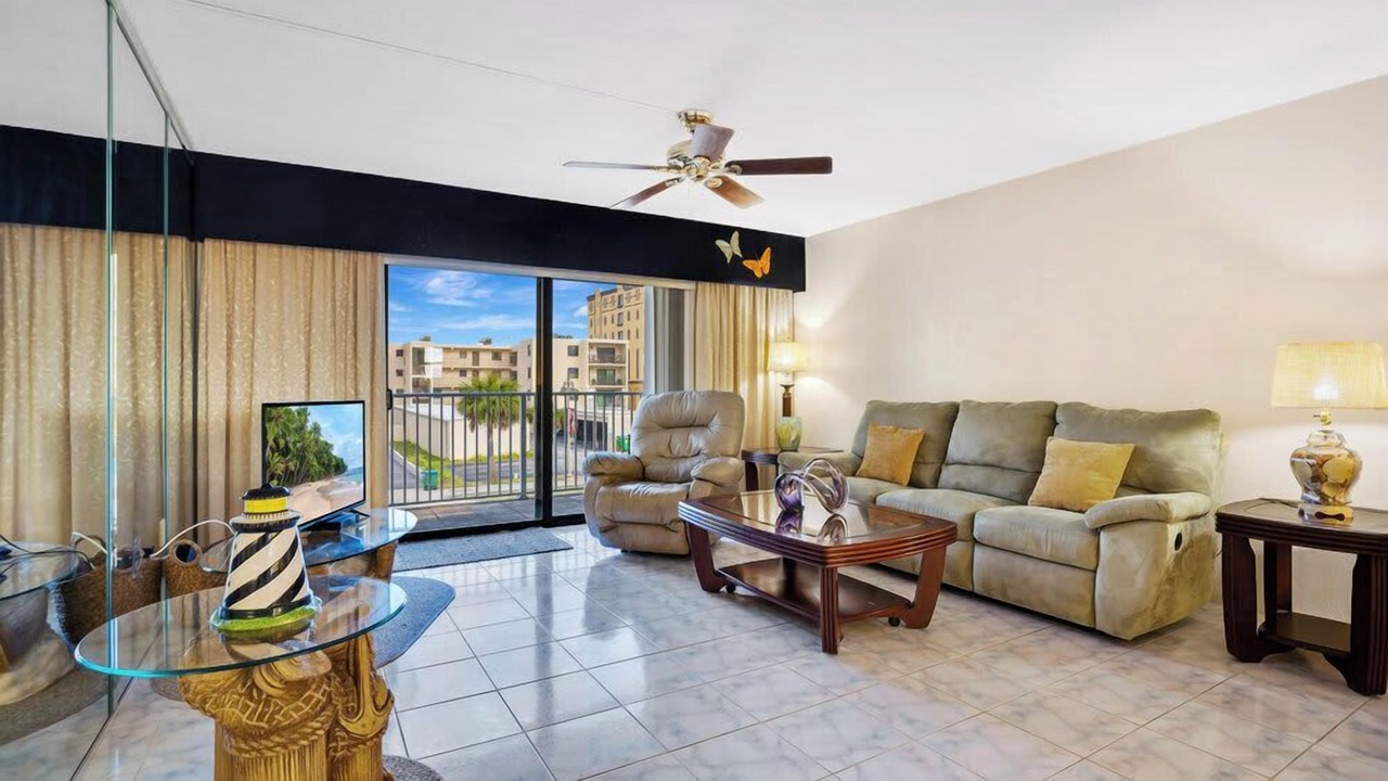 Photo of Livingroom in Port Orange