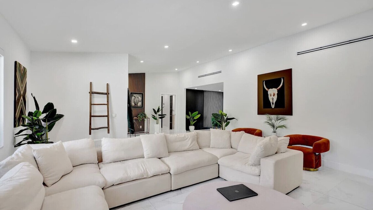 Photo of Livingroom in Kendale Lakes