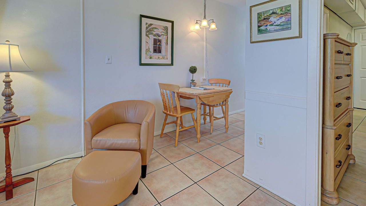 Photo of Livingroom in Golden Beach