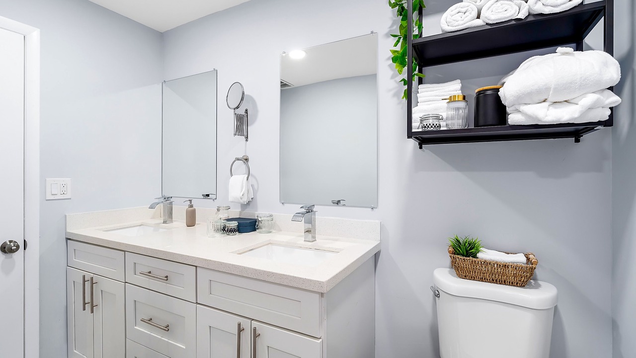 Photo of Bathroom in Sunset