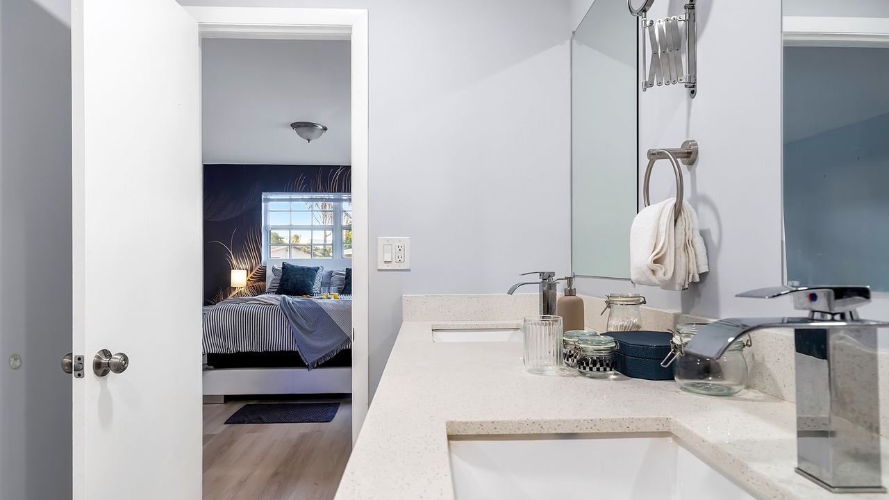 Photo of Bathroom in Sunset