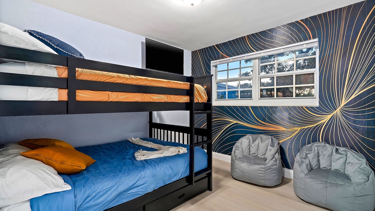 Photo of Bedroom in Sunset