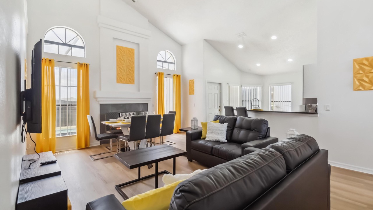 Photo of Livingroom in Lake Davenport Estates