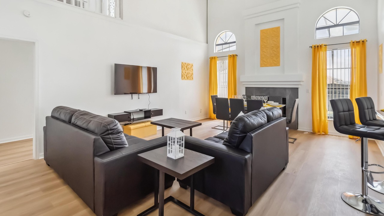 Photo of Livingroom in Lake Davenport Estates