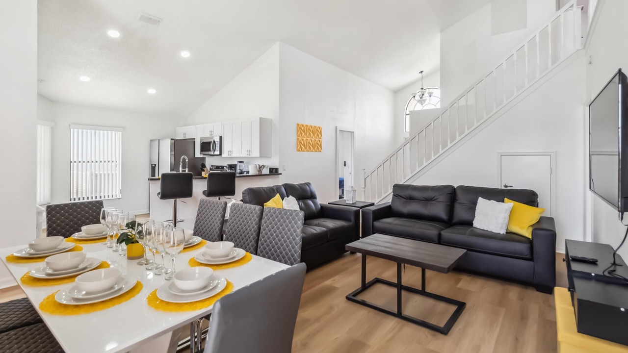Photo of Livingroom in Lake Davenport Estates