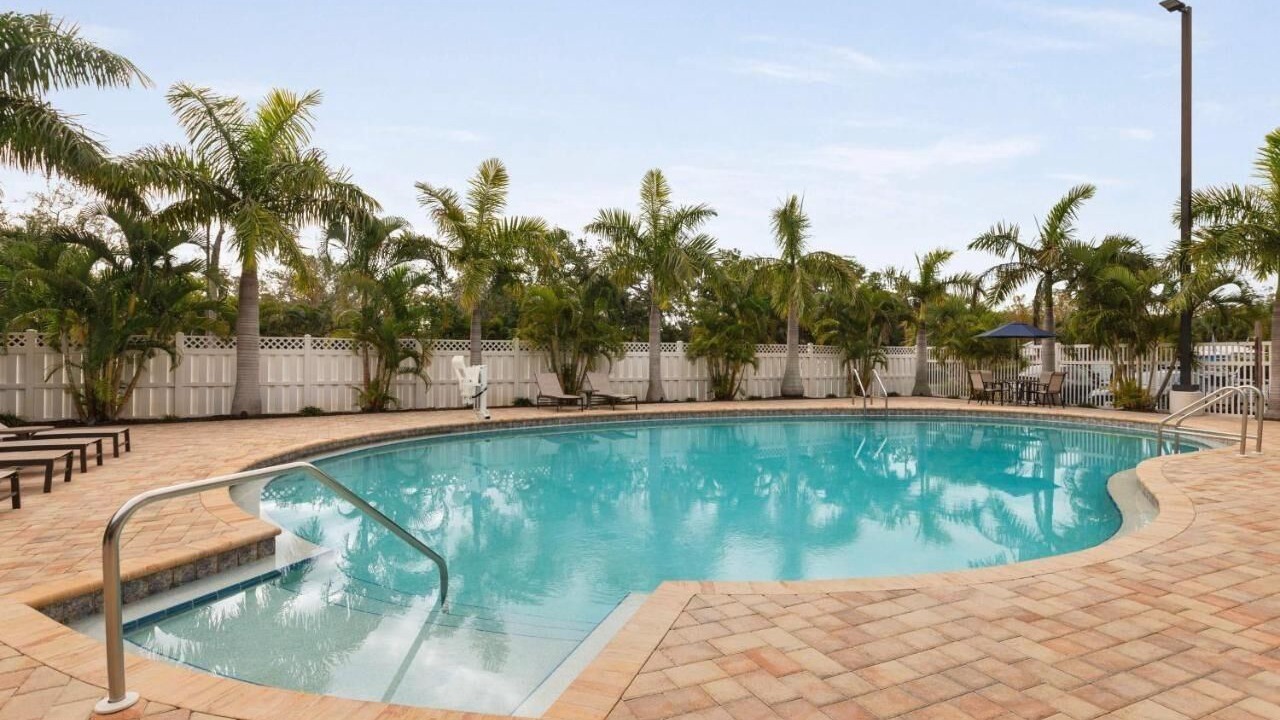 Photo of Outdoor in Gulf Gate Estates