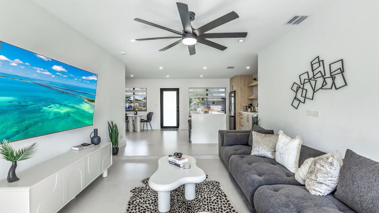 Photo of Livingroom in Deerfield Beach