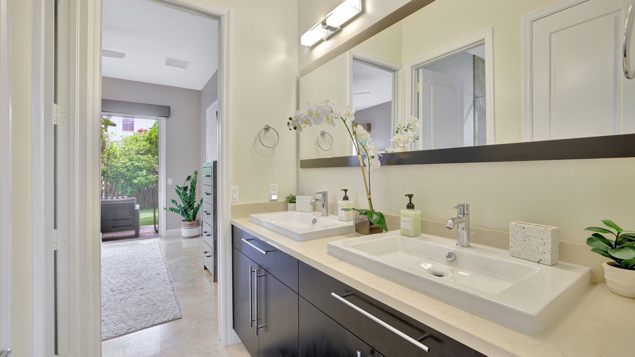 Photo of Bathroom in Lauderdale Beach