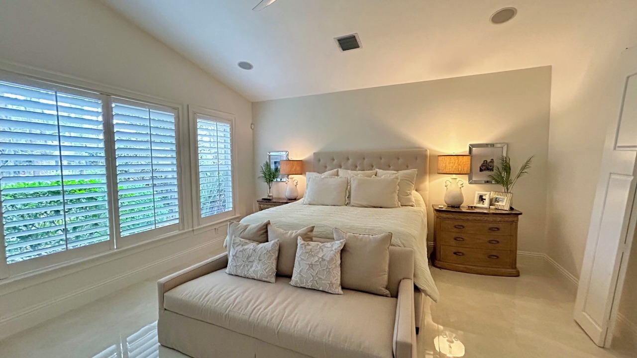 Photo of Bedroom in Longshore Lake