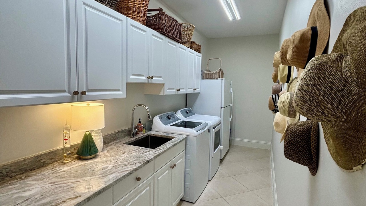 Photo of Kitchen in Longshore Lake