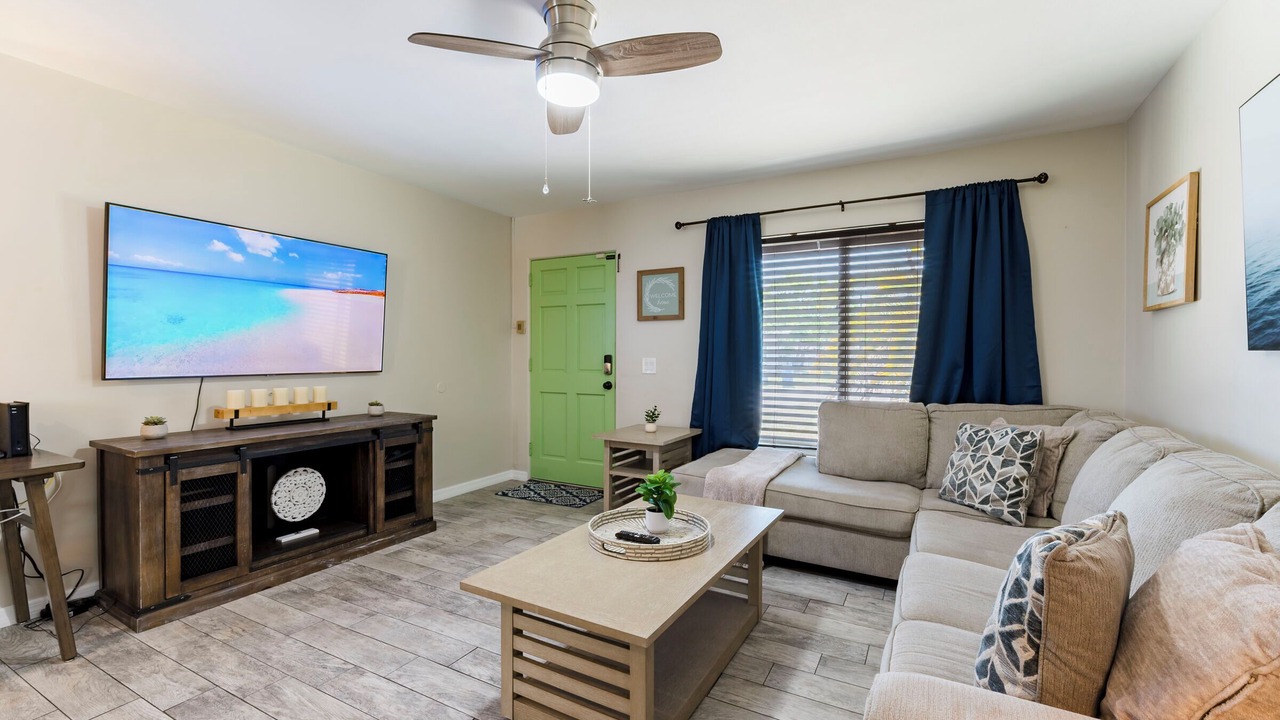 Photo of Livingroom in Bayshore Gardens