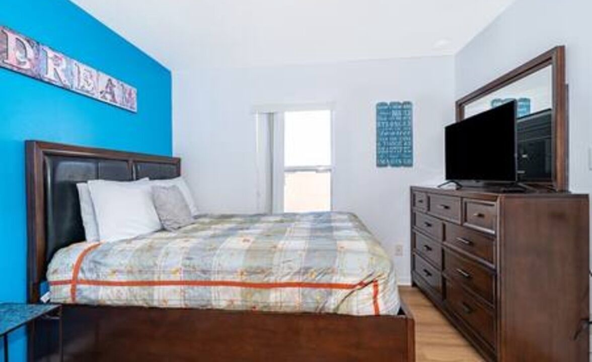 Photo of Bedroom in Seasons
