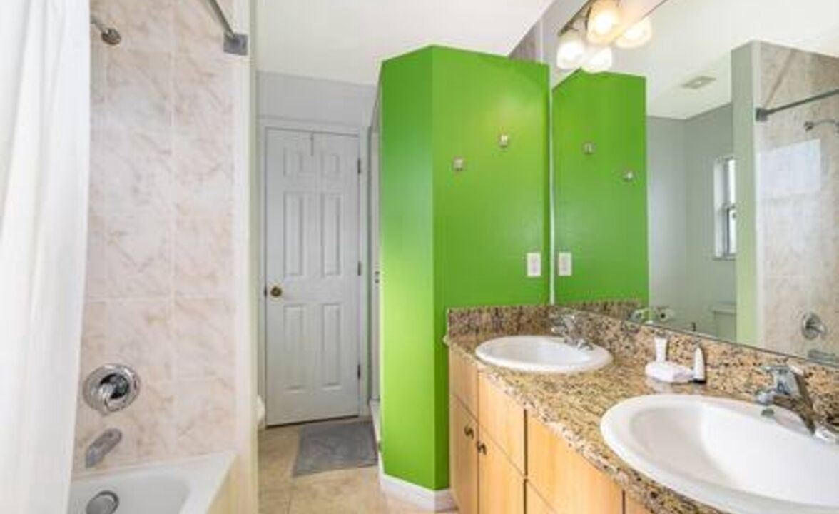 Photo of Bathroom in Seasons
