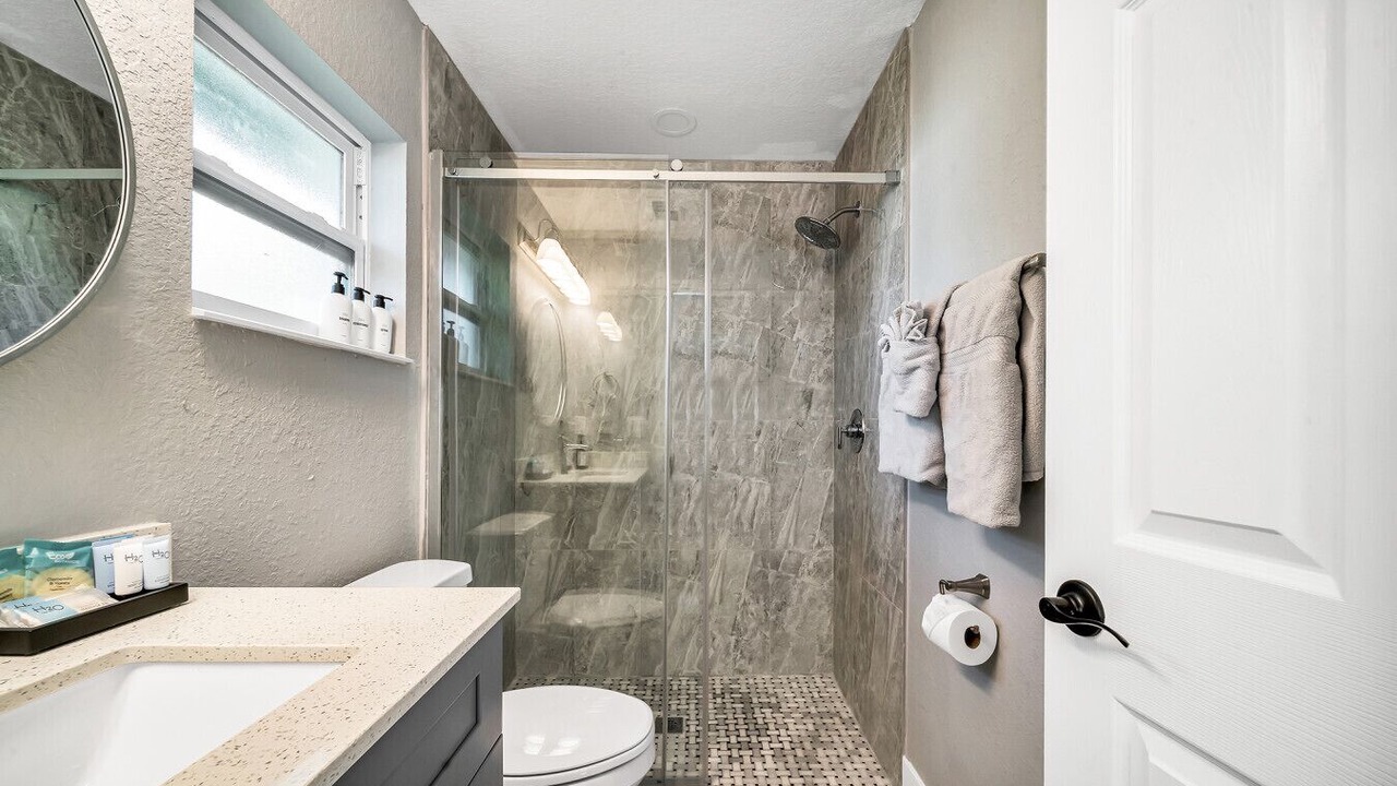 Photo of Bathroom in Lantana