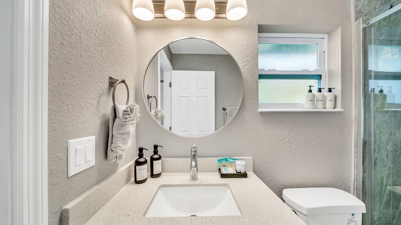 Photo of Bathroom in Lantana