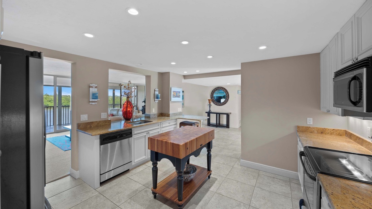 Photo of Kitchen in Vanderbilt Beach