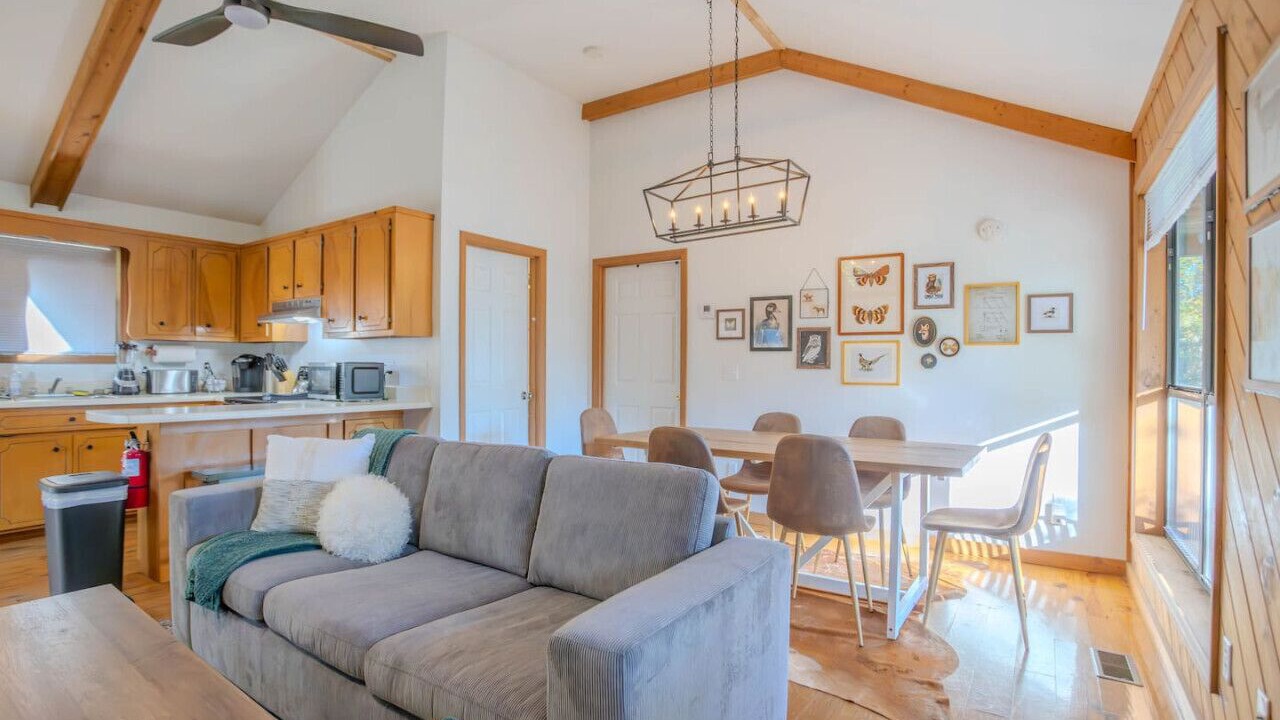 Photo of Livingroom in Blairsville